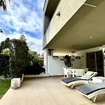 Modern Flat With Private Garden In Royal Banus