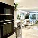 Modern Flat With Private Garden In Royal Banus