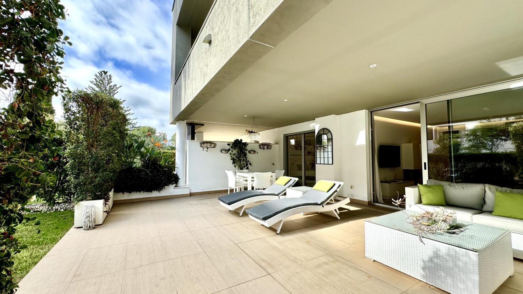 Modern Flat With Private Garden In Royal Banus * Marbella