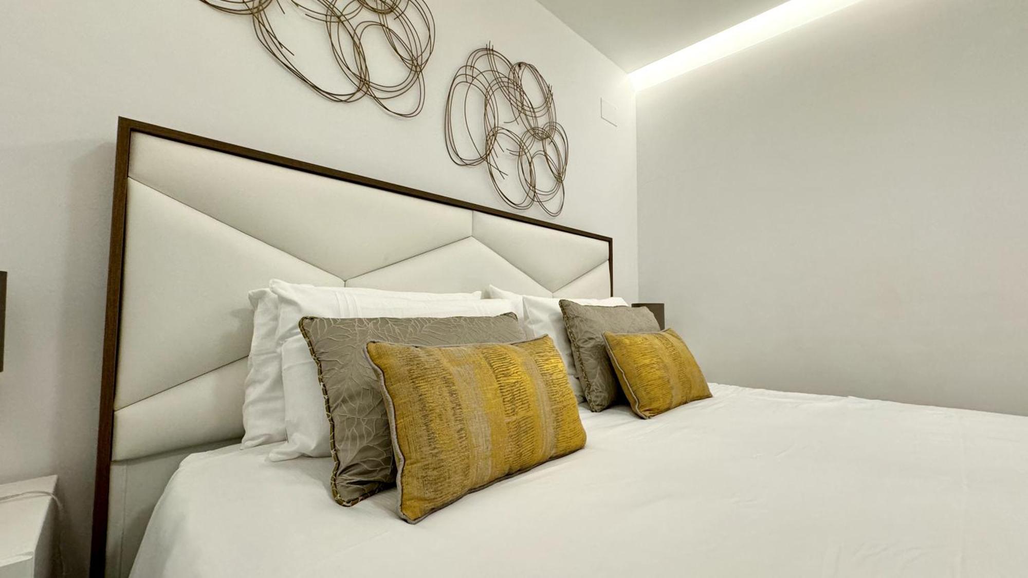 Modern Flat With Private Garden In Royal Banus