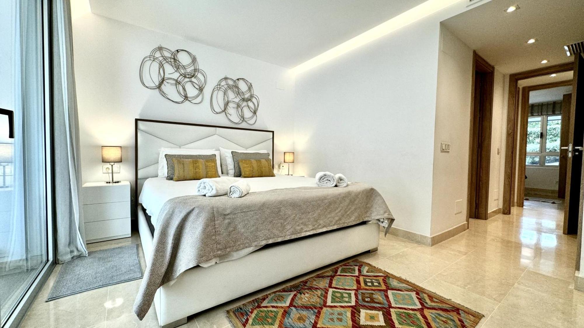 Modern Flat With Private Garden In Royal Banus Apartment *