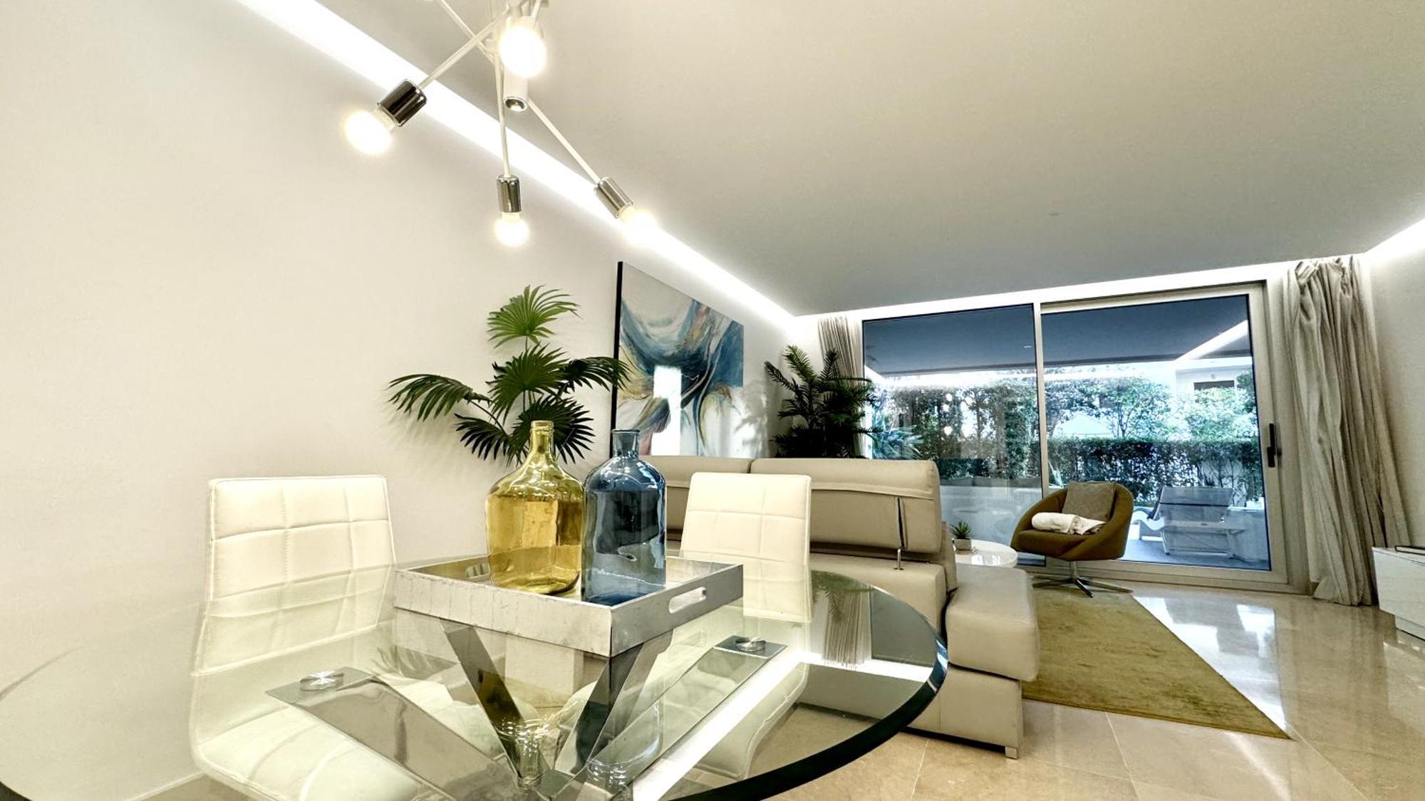 Apartment Modern Flat With Private Garden In Royal Banus